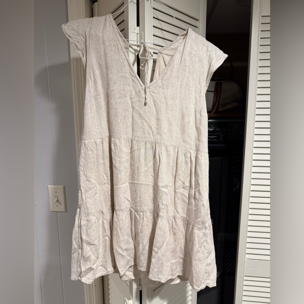 Abercrombie Cream Sleeveless Tiered Dress